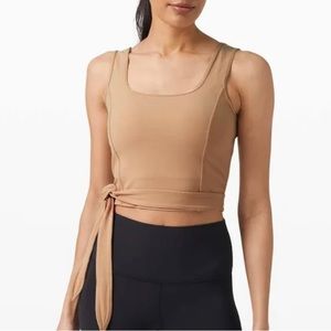 Lululemon beige tank with waist wrap.